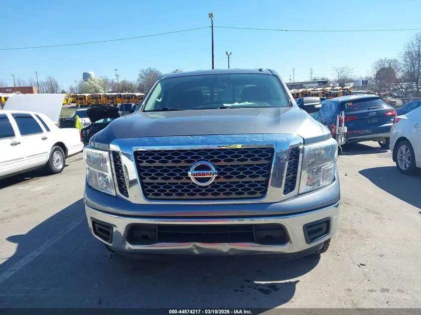 2017 NISSAN TITAN SV