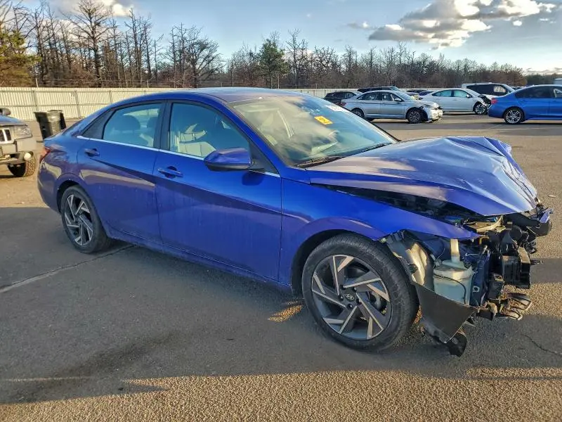 2025 HYUNDAI ELANTRA SEL  