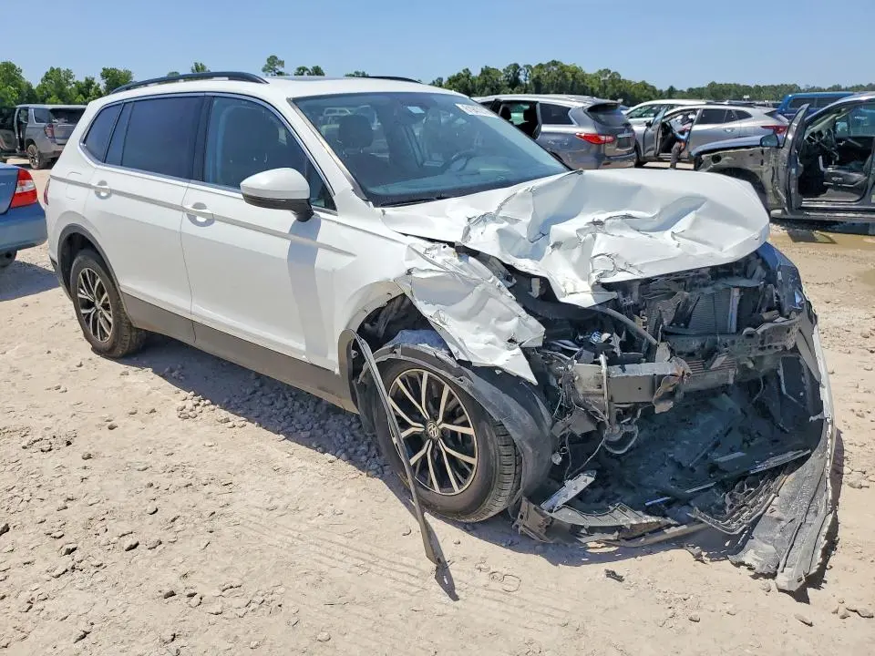 2021 VOLKSWAGEN TIGUAN SE  