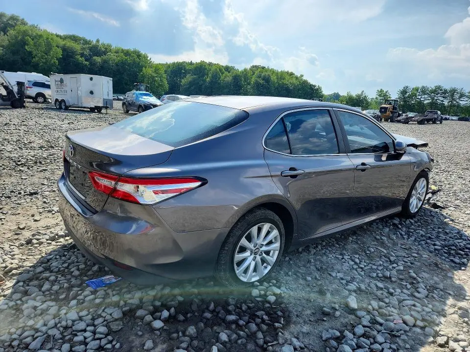 2018 TOYOTA CAMRY LE  