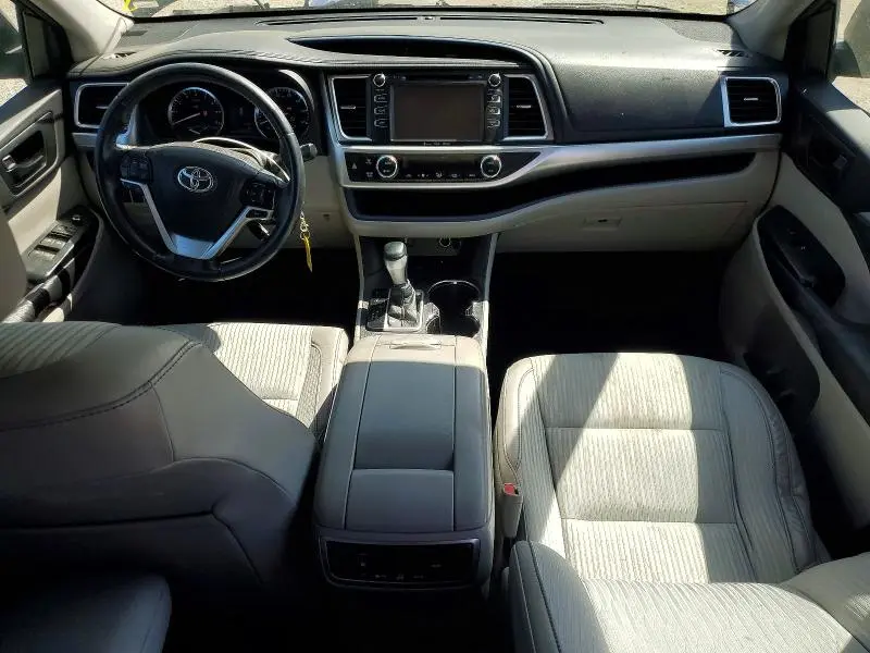 2016 TOYOTA HIGHLANDER LE PLUS  