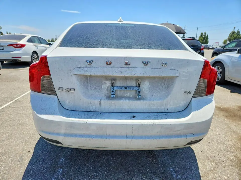 2010 VOLVO S40 2.4I  