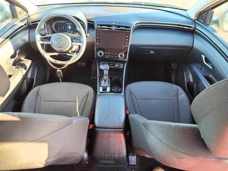 2022 HYUNDAI TUCSON SE  