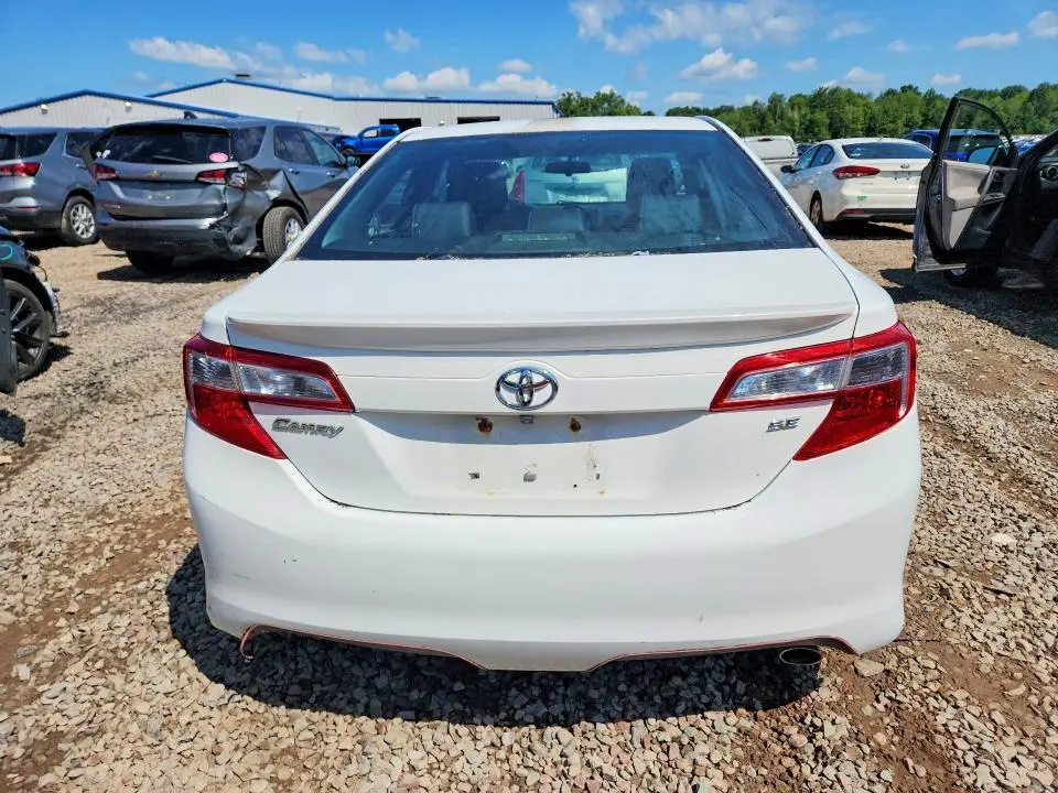 2012 TOYOTA CAMRY SE  
