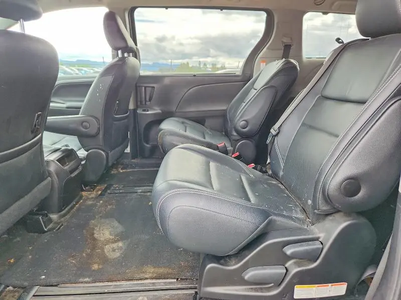 2015 TOYOTA SIENNA SPORT  