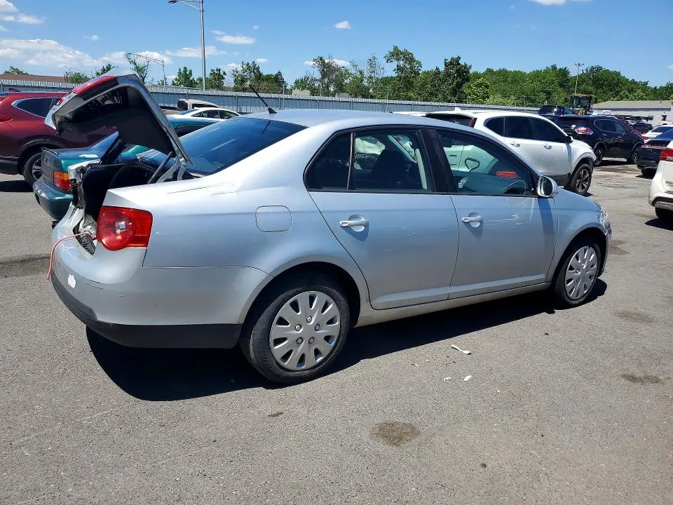2010 VOLKSWAGEN JETTA S  