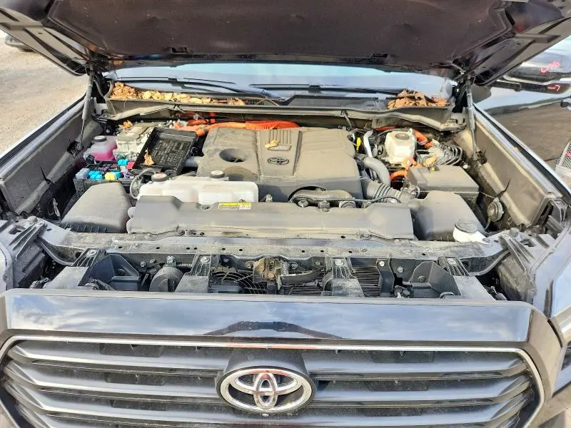 2025 TOYOTA SEQUOIA SR5  