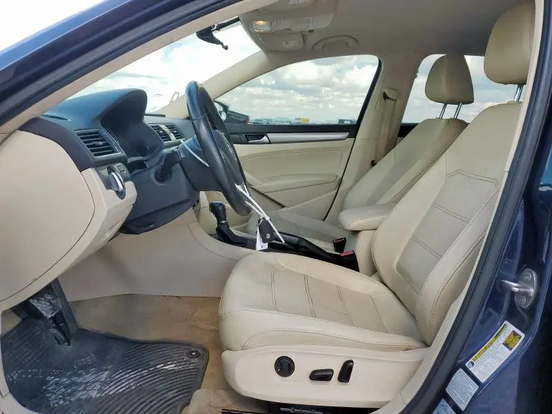 2015 VOLKSWAGEN PASSAT S  