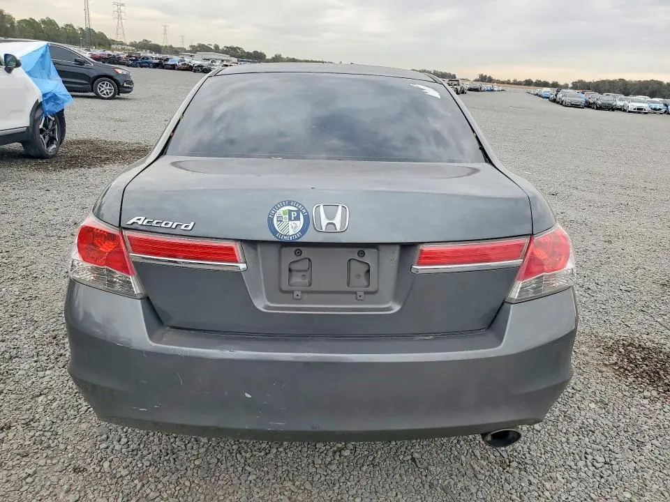 2011 HONDA ACCORD LX  