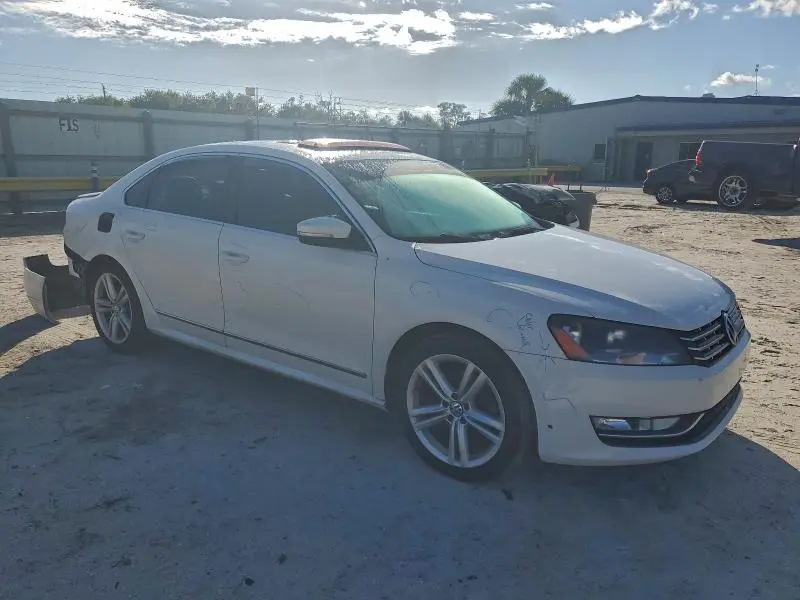 2013 VOLKSWAGEN PASSAT SEL  