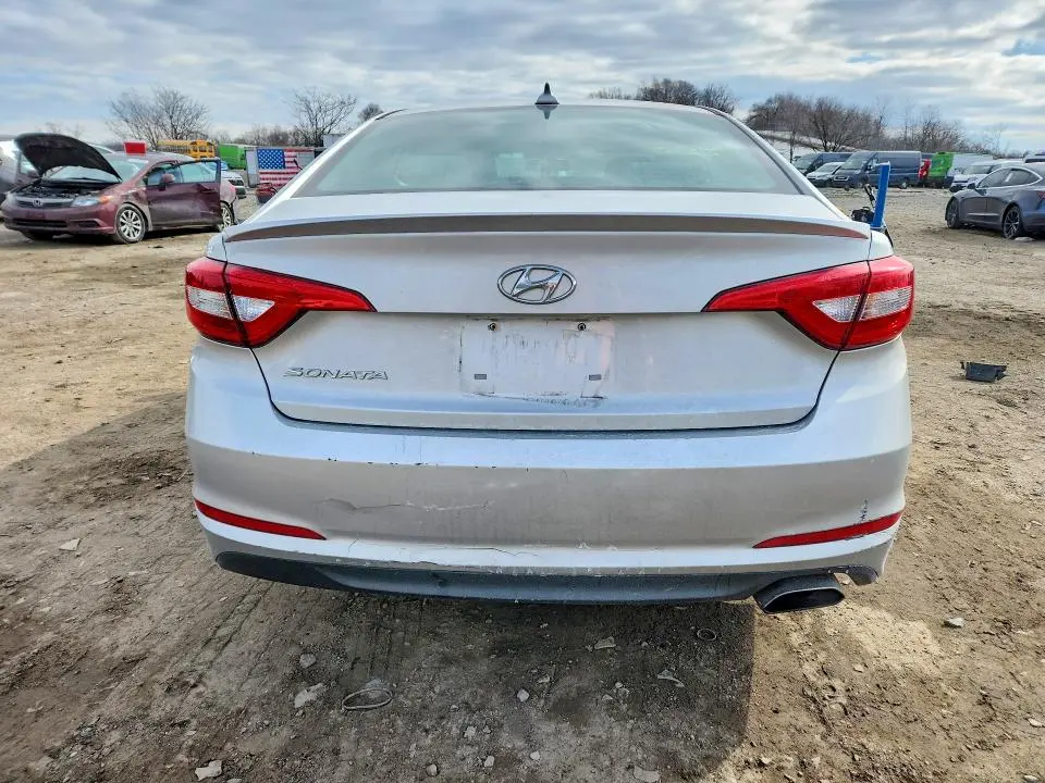 2017 HYUNDAI SONATA SE  