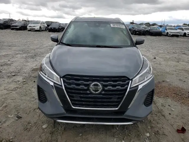 2021 NISSAN KICKS SV  