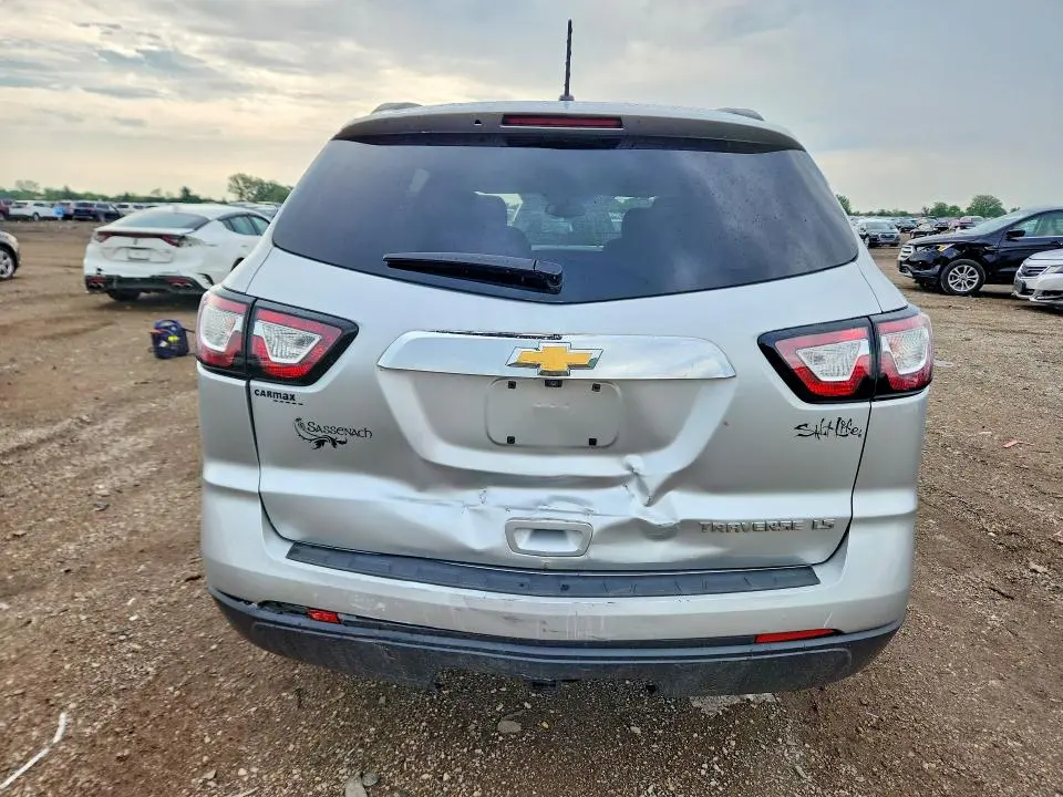 2013 CHEVROLET TRAVERSE LS  