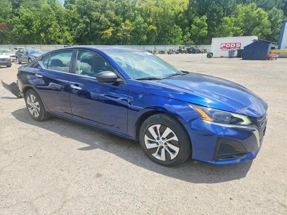 2024 NISSAN ALTIMA S  