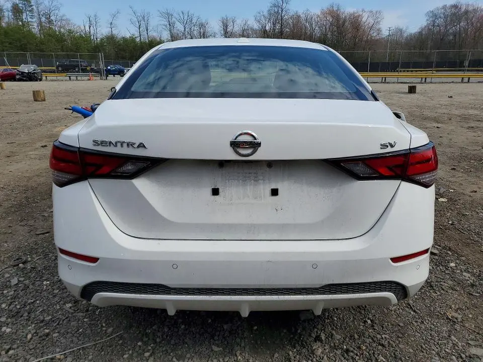 2022 NISSAN SENTRA SV  