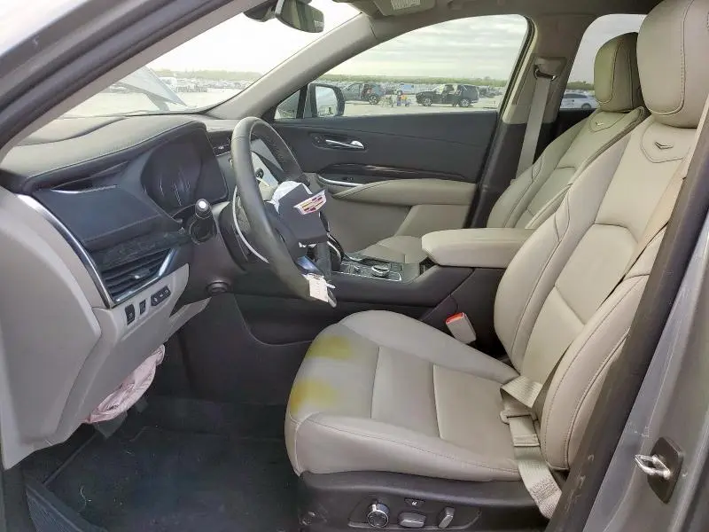 2023 CADILLAC XT4 PREMIUM LUXURY  