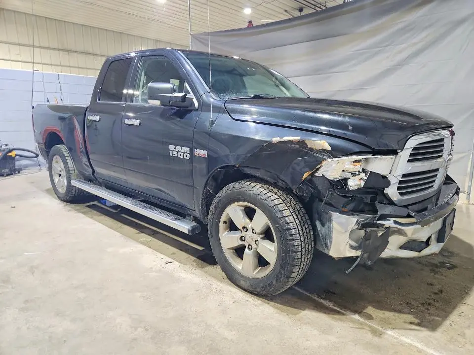 2015 RAM 1500 SLT  