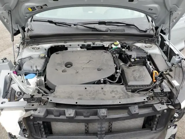 2024 VOLVO XC40 PLUS  