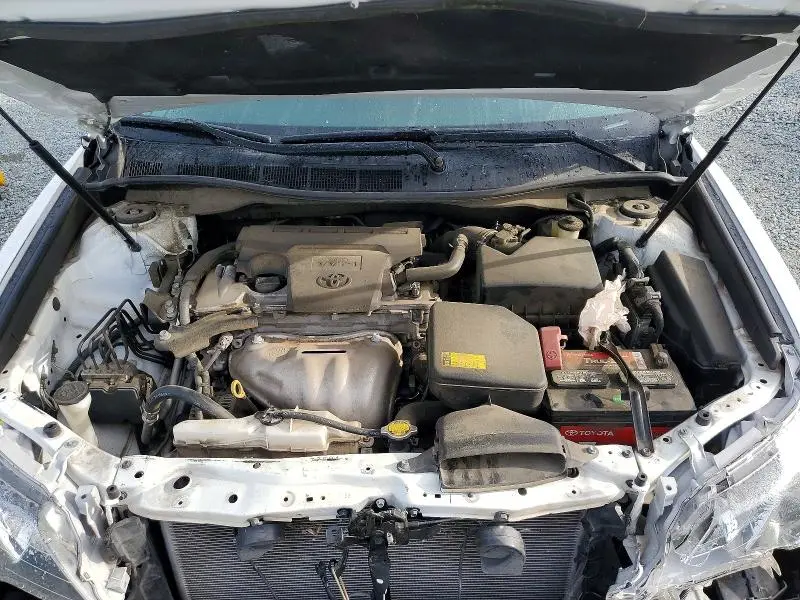 2014 TOYOTA CAMRY SE  