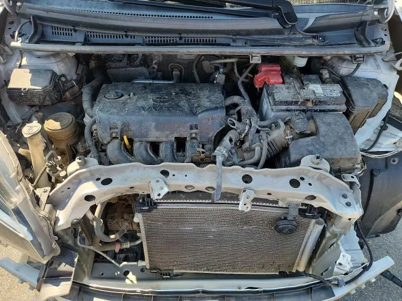 2018 TOYOTA YARIS 5-DOOR SE  