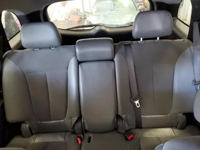 2010 HYUNDAI SANTA FE SE  