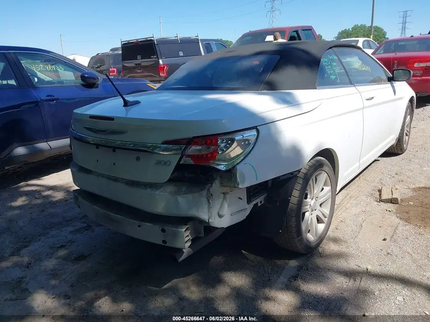 2013 CHRYSLER 200 TOURING