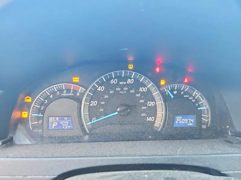 2012 TOYOTA CAMRY SE  