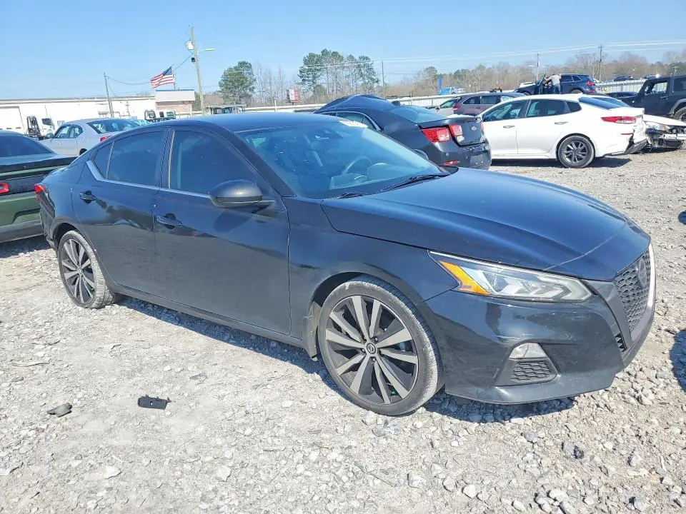 2021 NISSAN ALTIMA SR  