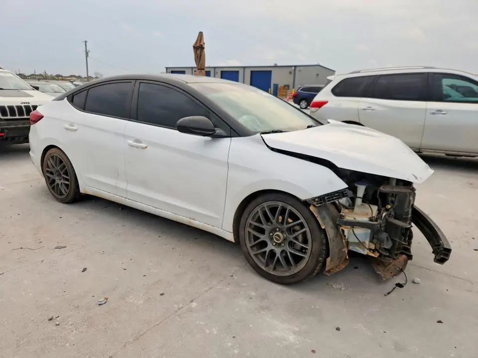 2020 HYUNDAI ELANTRA SE  