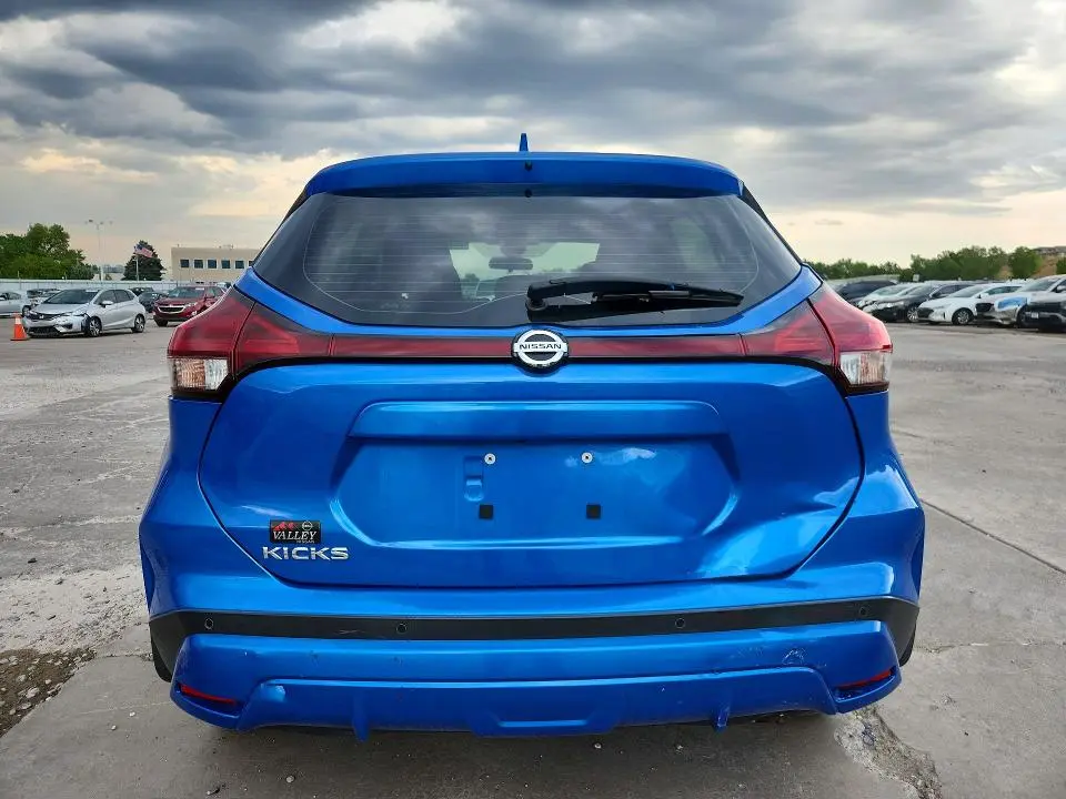 2021 NISSAN KICKS S  
