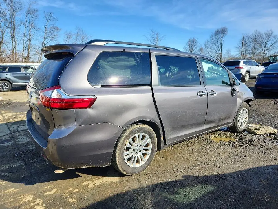 2015 TOYOTA SIENNA XLE 8-PASSENGER  