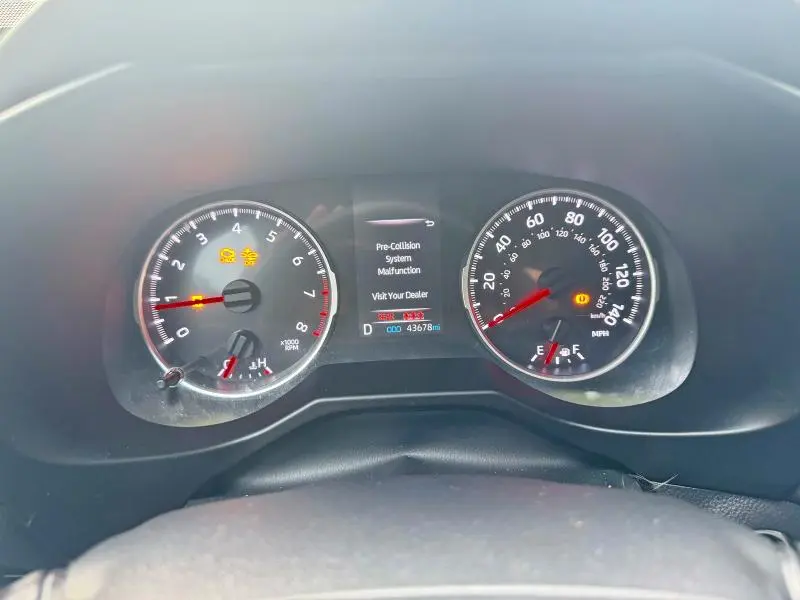 2020 TOYOTA RAV4 XLE  