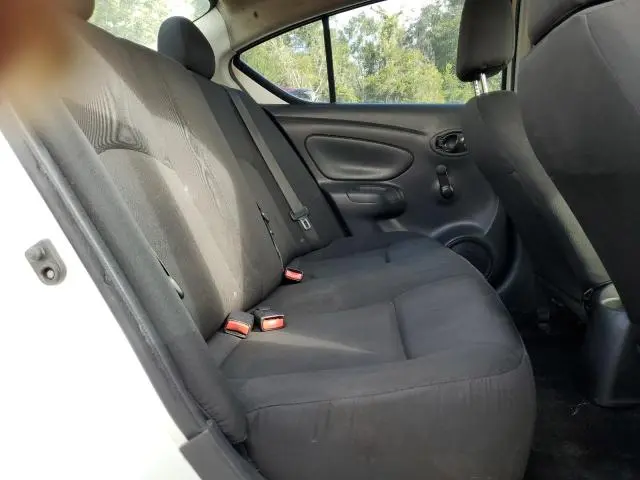2019 NISSAN VERSA S  