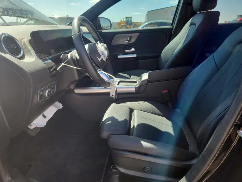 2025 MERCEDES-BENZ GLA 250  
