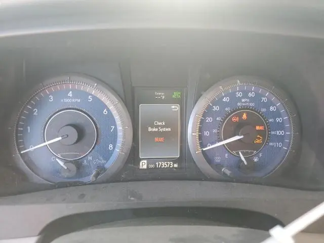 2018 TOYOTA SIENNA XLE