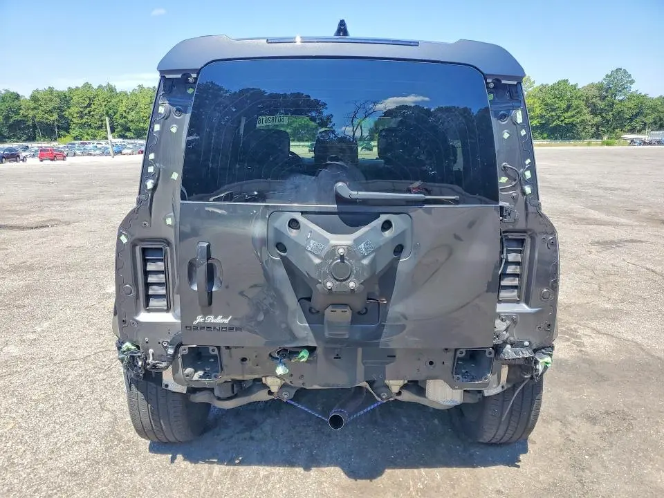 2024 LAND ROVER DEFENDER 110 S  
