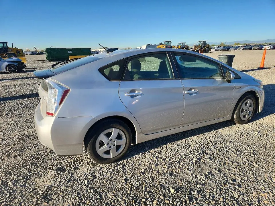 2011 TOYOTA PRIUS THREE  