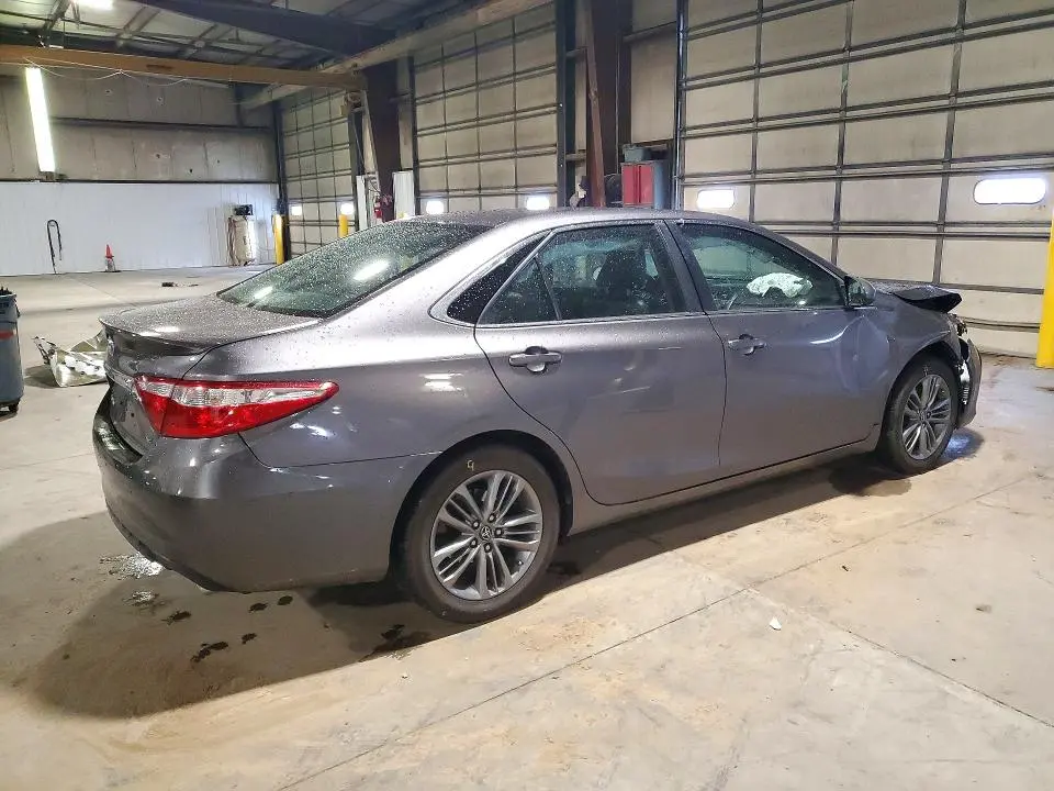 2017 TOYOTA CAMRY SE  
