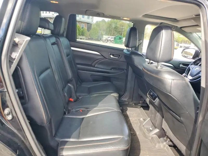 2017 TOYOTA HIGHLANDER XLE  