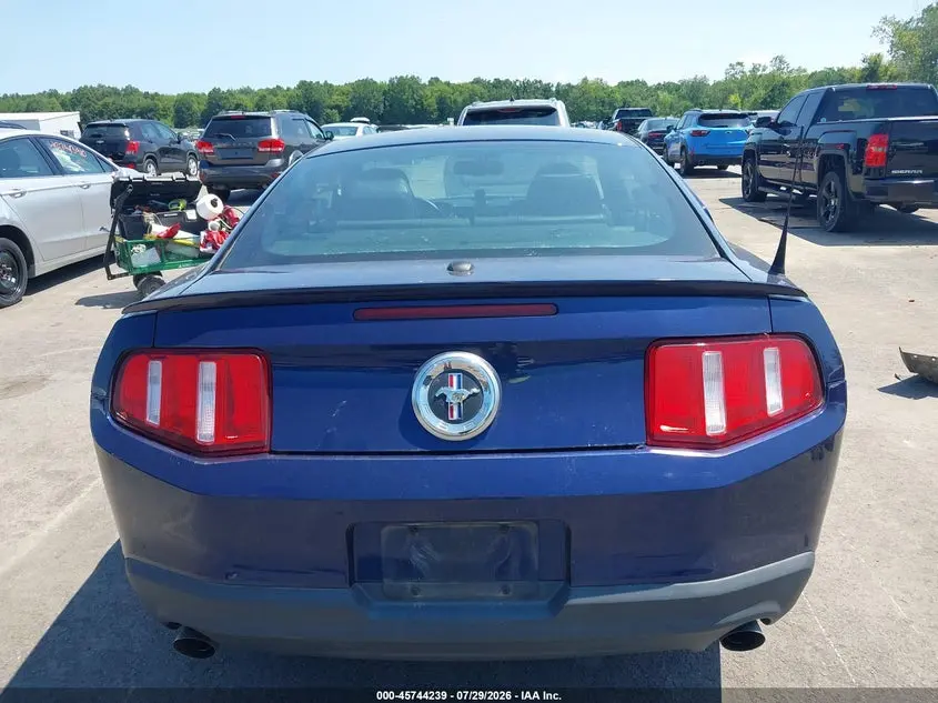 2011 FORD MUSTANG V6 PREMIUM