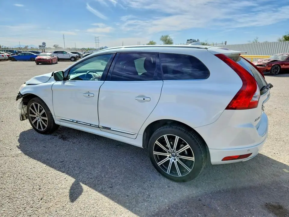 2015 VOLVO XC60 T6 PLATINUM  