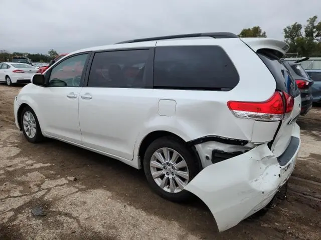2011 TOYOTA SIENNA XLE  