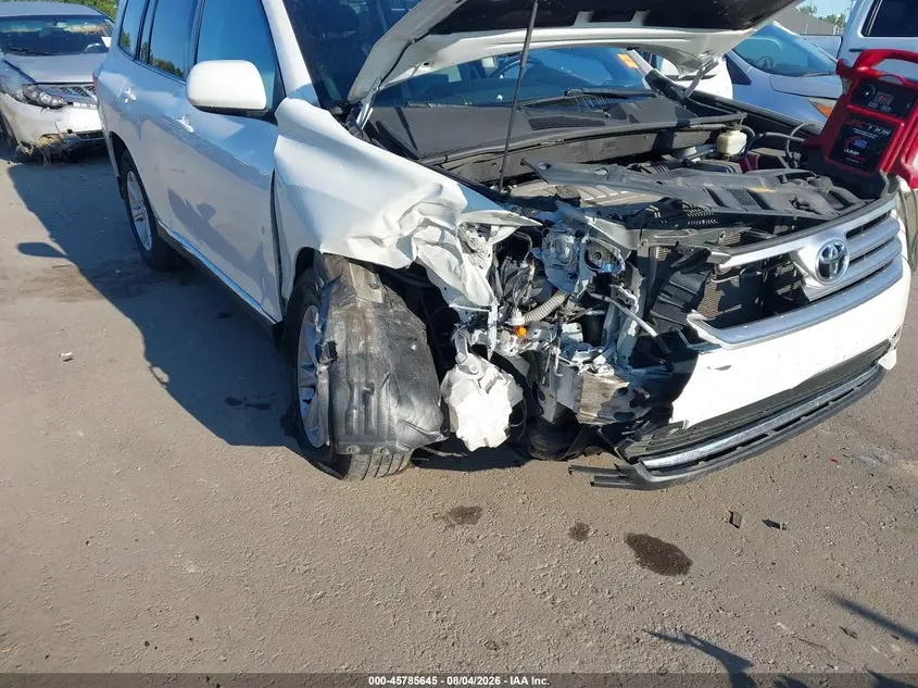 2013 TOYOTA HIGHLANDER SE V6