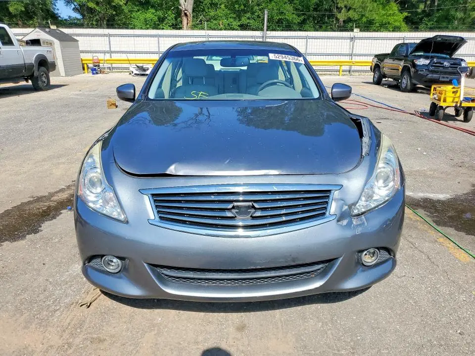 2015 INFINITI Q40 BASE  