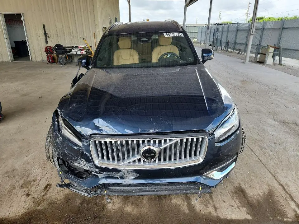 2025 VOLVO XC90 ULTRA  
