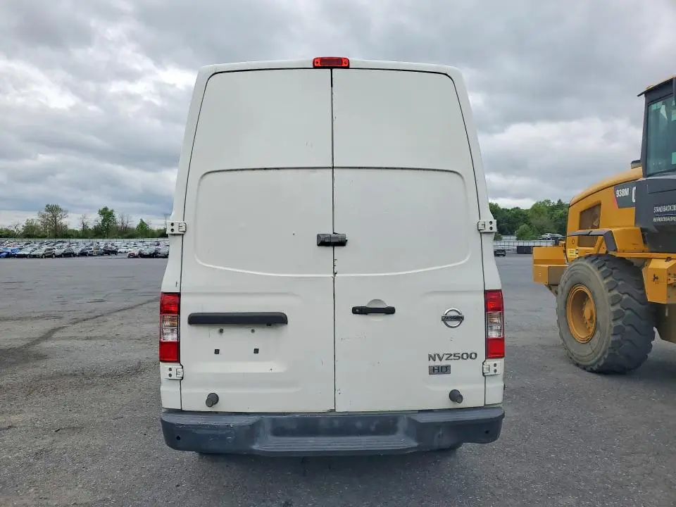 2015 NISSAN NV 2500  