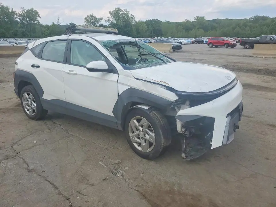 2025 HYUNDAI KONA SE  