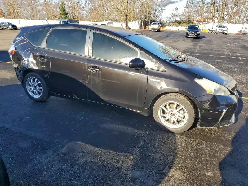2014 TOYOTA PRIUS V   
