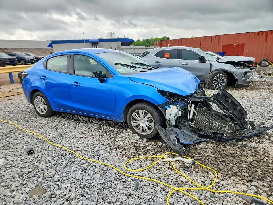2019 TOYOTA YARIS L  