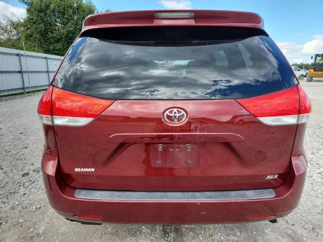 2014 TOYOTA SIENNA XLE